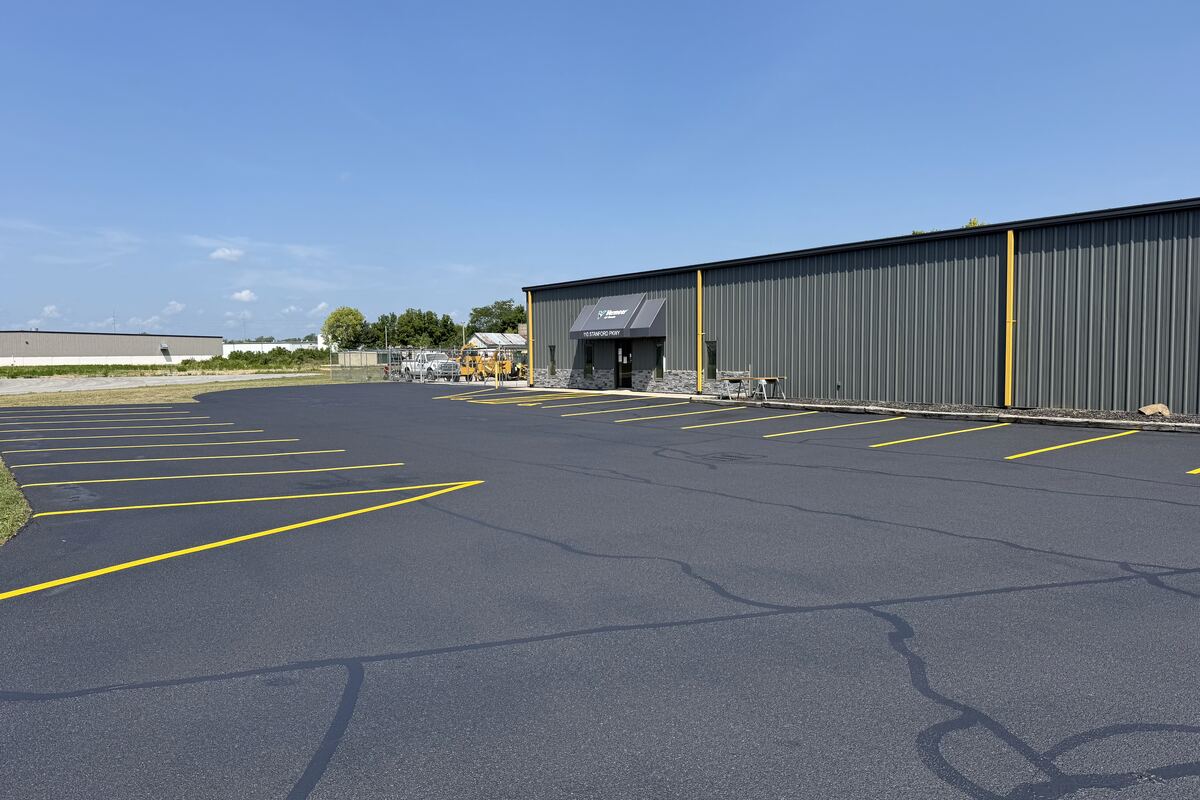 Freshly sealcoated residential driveway in Findlay, Ohio